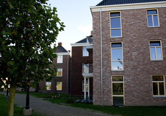 Het Hofje Vanuit de straat